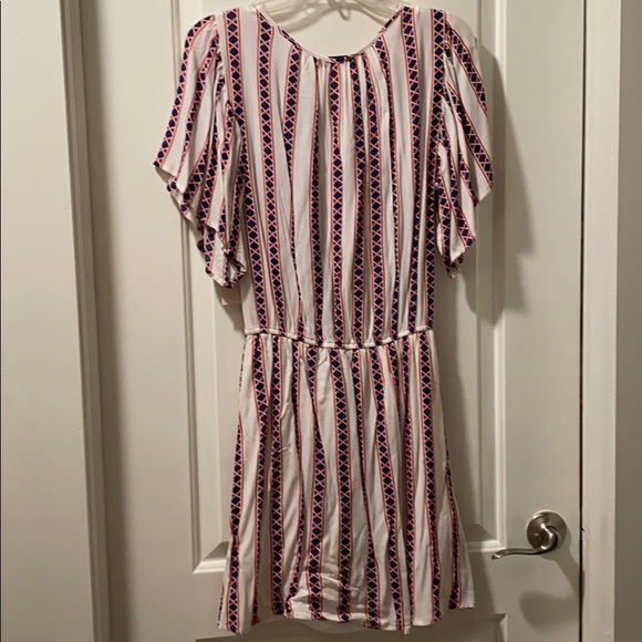 JustFab Gauze Print Dress in White, Navy, Red - Picture 8 of 8